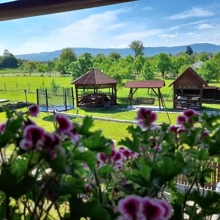 Pensiune Restaurant La Pogace Săpînţa Esterno foto